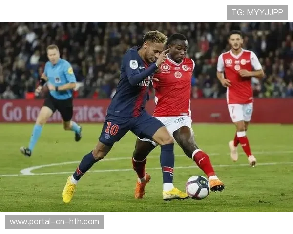 摩纳哥vs雷恩中场休息，主队防线重组受考验